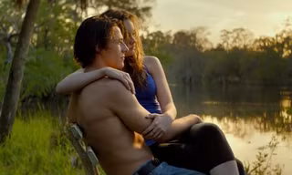 Phim mới của Nicholas Sparks chưa “nổi” đã “chìm”