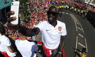 Nhận lương khủng, Sagna đã quyết định gia nhập Man City.