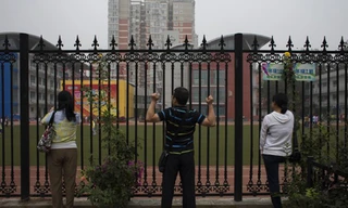 Đường vào 'trường điểm' lót bằng chục nghìn USD