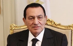 Trưởng công tố Ai Cập lệnh bắt giam ông Mubarak