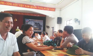 Vận động dân nộp tiền đón kỳ quan