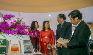 Triển lãm ảnh Trung tướng Đồng Sỹ Nguyên