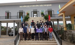 Bàn giao nhà tránh lũ cộng đồng thôn Vinh Quang