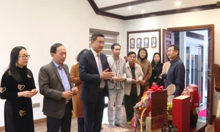 Bí thư Tỉnh uỷ Quảng Bình thăm, chúc Tết gia đình Đại tướng Võ Nguyên Giáp 