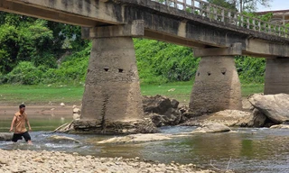 Kiến nghị đầu tư 50 tỉ đồng xây mới cầu Chợ đang nguy cơ đổ sập 