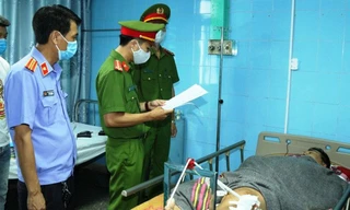 Cơ quan chức năng đọc lệnh khởi tố bị can Toán tại bệnh viện