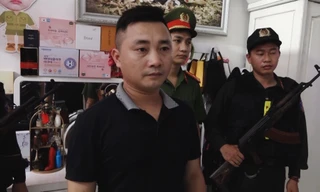 Bắt các đối tượng đánh bạc