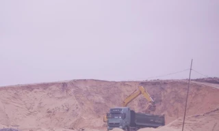 Hoạt động khai thác cát làm vật liệu xây dựng