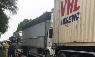 Tai nạn liên hoàn 4 ô tô đâm nhau ở Quảng Bình