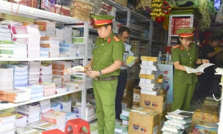 Phát hiện gần 2.000 đầu sách vở giả 