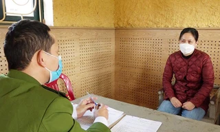 Đối tượng Lê Thị Thu Hiền khai nhận hành vi của mình tại cơ quan Công an.