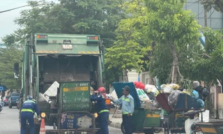 Trường mầm non 'khốn khổ' vì điểm trung chuyển rác thải 