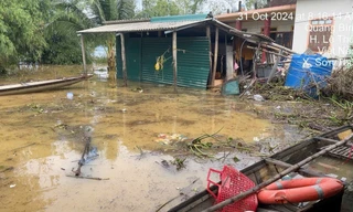 Xót xa 2 cháu bé sinh đôi đuối nước ở sân nhà 