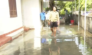 Người dân điêu đứng vì 'ngập lụt' giữa mùa hè nắng hạn 