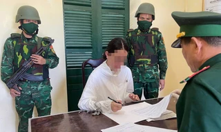 [CLIP] Chặn bắt xe Mercedes của nữ chủ tiệm spa nổi tiếng, thu giữ nhiều ma tuý 