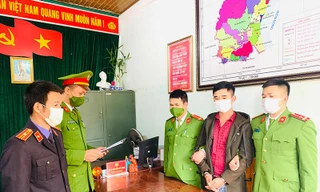 Cơ quan chức năng đọc lệnh bắt Lê Xuân Dũng