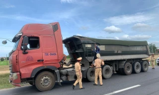Quảng Bình thu hơn 2,5 tỷ đồng tiền phạt từ xử lý xe quá khổ, quá tải