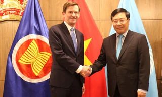 Phó Thủ tướng Phạm Bình Minh tiếp Thứ trưởng Ngoại giao Mỹ David Hale. (Ảnh: BNG)