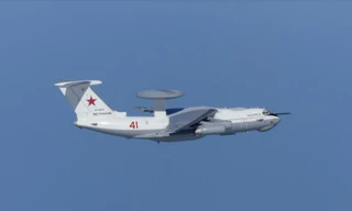 Một máy bay quân sự Nga bay gần quần đảo Takeshima/Dokdo. (Ảnh: Bộ Quốc phòng Nhật)