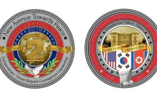 Hai mặt của loại đồng xu lưu niệm mới vừa được Nhà Trắng giới thiệu.