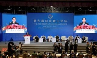 Bộ trưởng Quốc phòng Trung Quốc Ngụy Phượng Hòa phát biểu tại khai mạc Diễn đàn Hương Sơn. (Ảnh: Reuters)