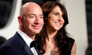 Vợ chồng tỷ phú Jeff Bezos. (Ảnh: BBC)