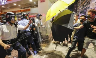 Bắc Kinh sẽ vẫn dựa vào cảnh sát Hong Kong để ổn định tình hình đặc khu. (Ảnh: SCMP)