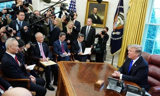 Tổng thống Mỹ Donald Trump gặp phái đoàn Trung Quốc do Phó Thủ tướng Lưu Hạc dẫn đầu vào ngày 22/2/2019. (Ảnh: SMCP)