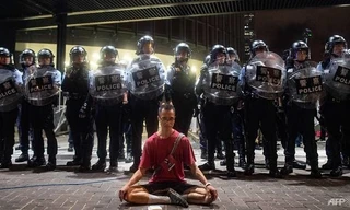 Cảnh sát Hong Kong ra quân đối phó với người biểu tình hôm 9/6. (Ảnh: AFP)