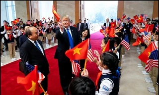 Trở về Mỹ, ông Trump khen Việt Nam là nơi tuyệt vời