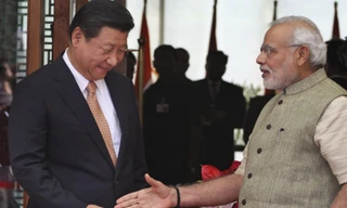 Ông Modi và ông Tập gặp nhau ở Ahmedabad vào tháng 9/2014. (Ảnh: AP)