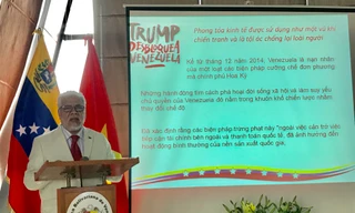 Đại sứ Venezuela tại Việt Nam Jorge Rondon Uzcategui trong cuộc họp báo ngày 14/5. (Ảnh: Bình Giang)