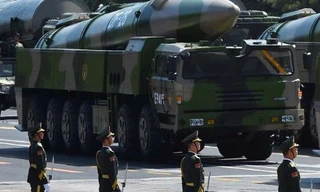 Quân đội Trung Quốc diễu binh trên quảng trường Thiên An Môn. (Ảnh: Getty Images)