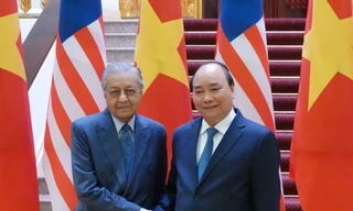 Thủ tướng Nguyễn Xuân Phúc và Thủ tướng Malaysia Mahathir Mohamad. (Ảnh: Quang Phúc)