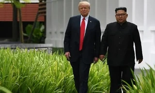 Tổng thống Mỹ Donald Trump và Chủ tịch Triều Tiên Kim Jong-un trong cuộc gặp tại Singapore năm 2018. (Ảnh: Getty Images)