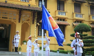 Asean qua 52 năm gồng mình trước giông bão 