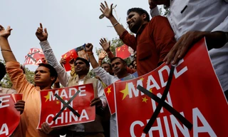 Phong trào kêu gọi tẩy chay hàng Trung Quốc đang huy động ủng hộ của người dân trên khắp Ấn Độ. (Ảnh: Reuters)