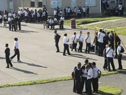 Học sinh thắng kiện 41,7 triệu USD