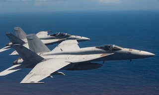 Tiêm kích F/A-18 Super Hornet của hải quân Mỹ bay từ căn cứ Iwakuni, Nhật Bản. Ảnh: US Air National Guard.