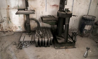 IS sản xuất ra nhiều vũ khí hóa học. Ảnh: Reuters