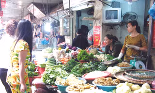 Măng, cá biển, thịt bò khô chứa chất độc xâm nhập bữa ăn