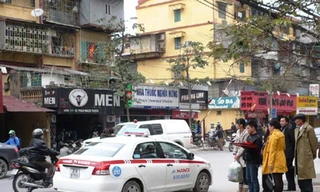 Thay vì gật đầu những ngày rét nhiều xe taxi đã nói không với khách hàng đứng chờ ở đường