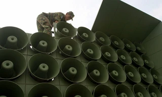 Hàn Quốc tái khởi động chương trình phát loa tuyên truyền dọc biên giới Triều Tiên sau 4 tháng ngừng hoạt động. Ảnh: Reuters