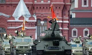 Khí tài quân sự Nga trong lễ duyệt binh kỷ niệm 71 năm Ngày Chiến thắng phát xít. Ảnh: RIA Novosti
