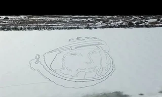 [VIDEO] Tái hiện hình ảnh phi hành gia Gagarin trên mặt băng khổng lồ