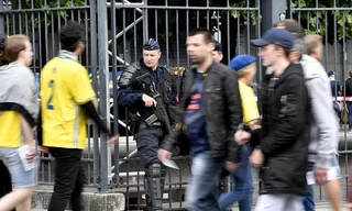 Lực lượng an ninh làm nhiệm vụ.