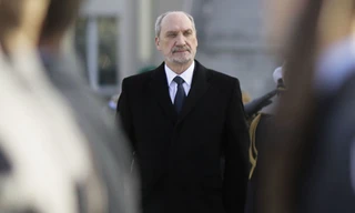 Bộ trưởng Quốc phòng Ba Lan Antoni Macherevich. Ảnh: AP