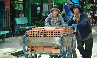 " Trúng số" của đạo diễn Dustin Nguyễn bất ngờ được giải vàng