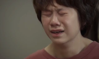 Dương khóc nấc xin lỗi Huệ