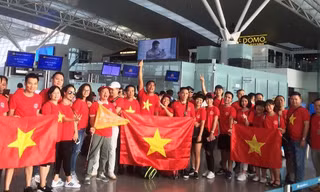 CĐV Việt Nam sang Indonesia cổ vũ cho Olympic Việt Nam